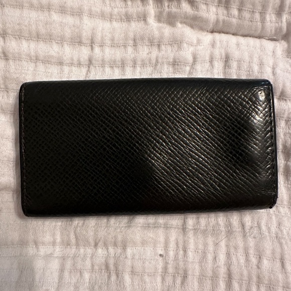 LV Black Leather 4 Keyholder - Picture 2 of 12